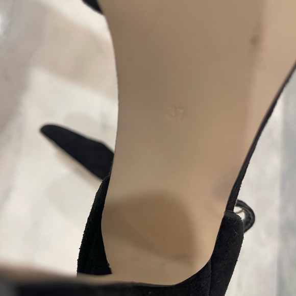 CARVELA KURT GEIGER - black suede T-strap heels - Picture 7 of 7